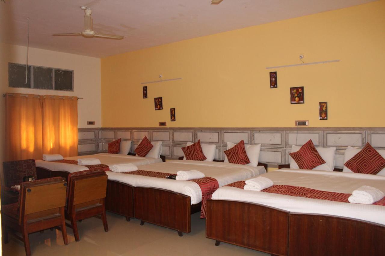 Kaveri Hotel Bed&Breakfast Mysore Exterior foto