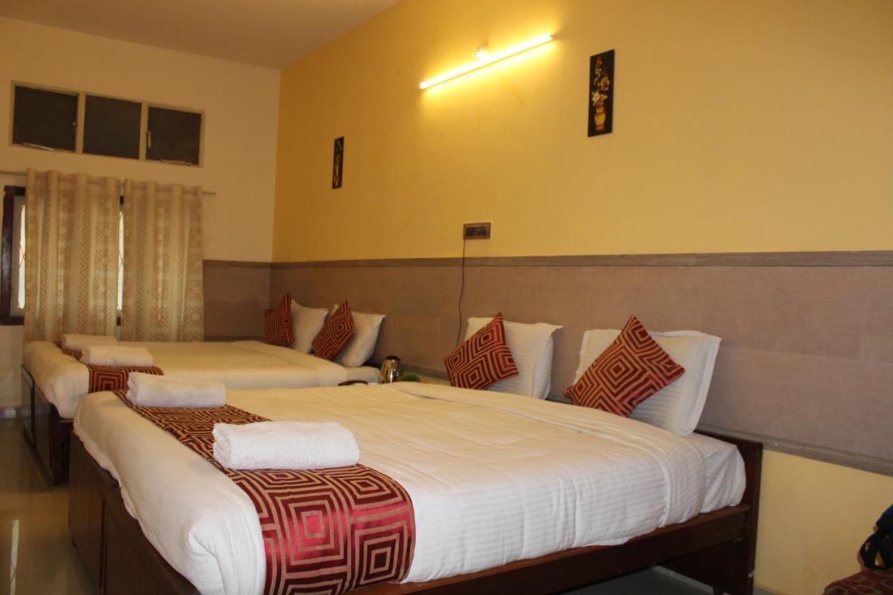 Kaveri Hotel Bed&Breakfast Mysore Exterior foto